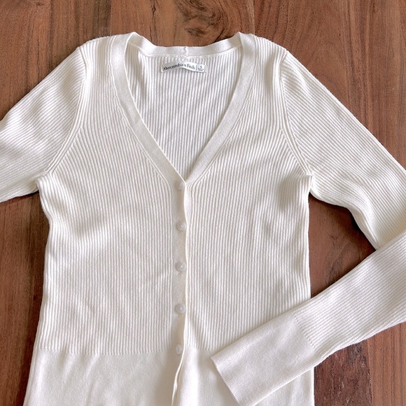 Abercrombie & Fitch - Long Sleeve button up ribbed cardigan V-neck - Size S - Picture 1 of 3